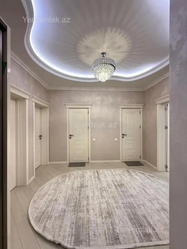 Satılır 3 otaqlı yeni tikili 100 m²