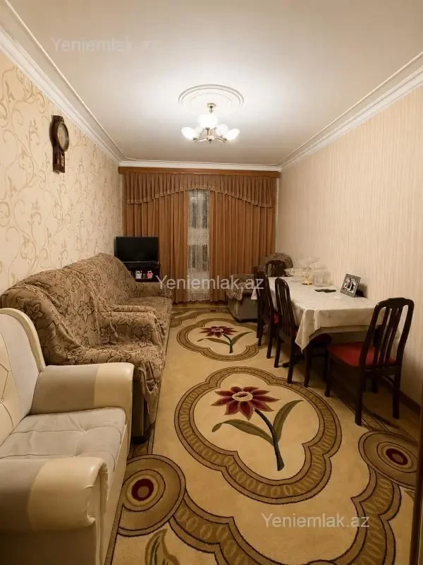 Satılır 3 otaqlı köhnə tikili 90 m²