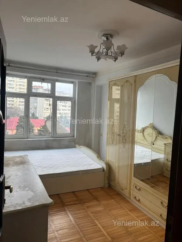 Satılır 2 otaqlı köhnə tikili 50 m²