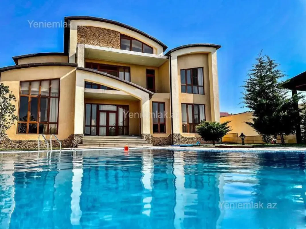 Satılır 5 otaqlı həyət evi 450 m²