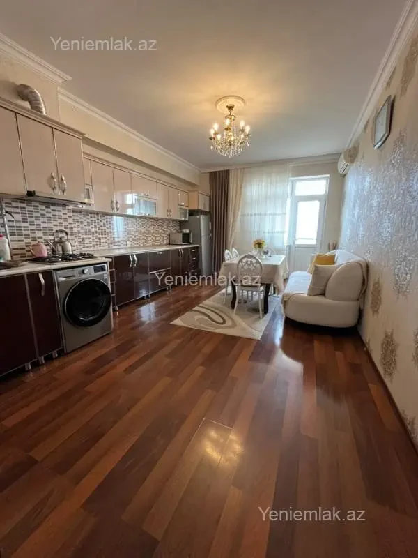 Satılır 3 otaqlı yeni tikili 130 m²