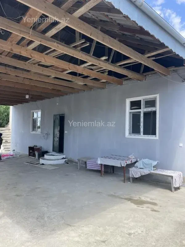 Satılır 4 otaqlı həyət evi 100 m²