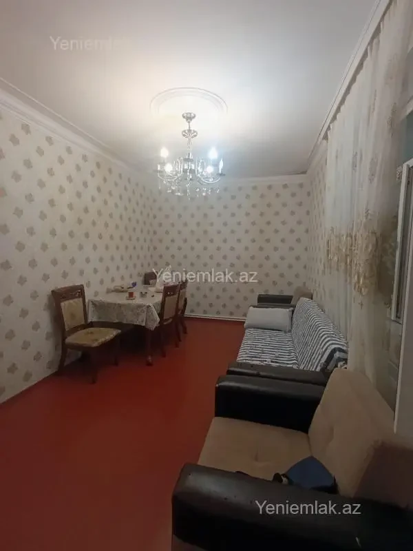 Satılır 2 otaqlı köhnə tikili 55 m²