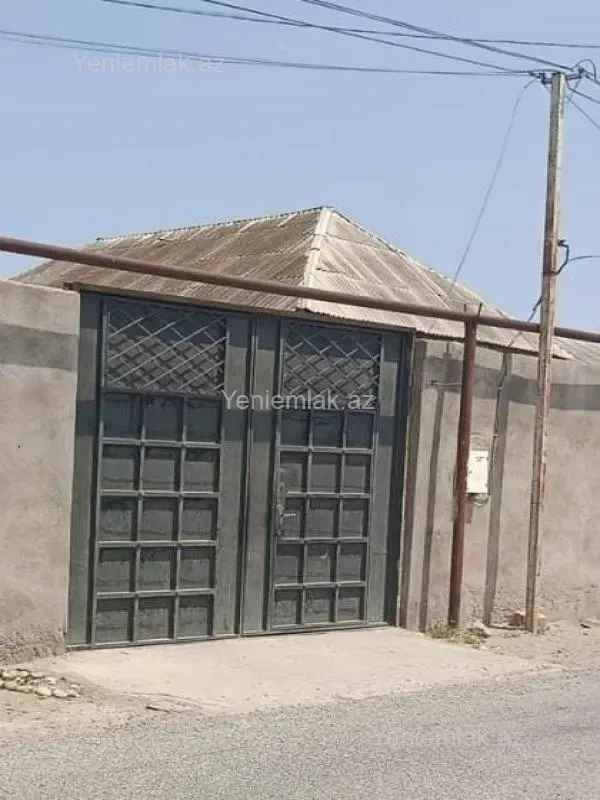 Satılır 4 otaqlı həyət evi 100 m²