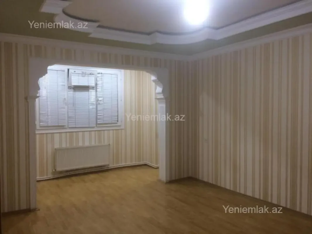 Satılır 4 otaqlı köhnə tikili 100 m²