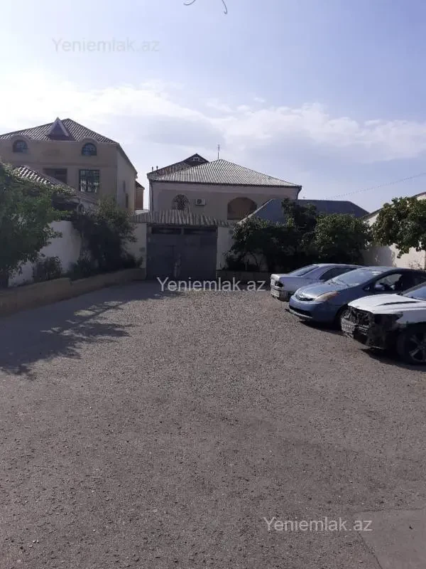 Satılır 6 otaqlı həyət evi 300 m²