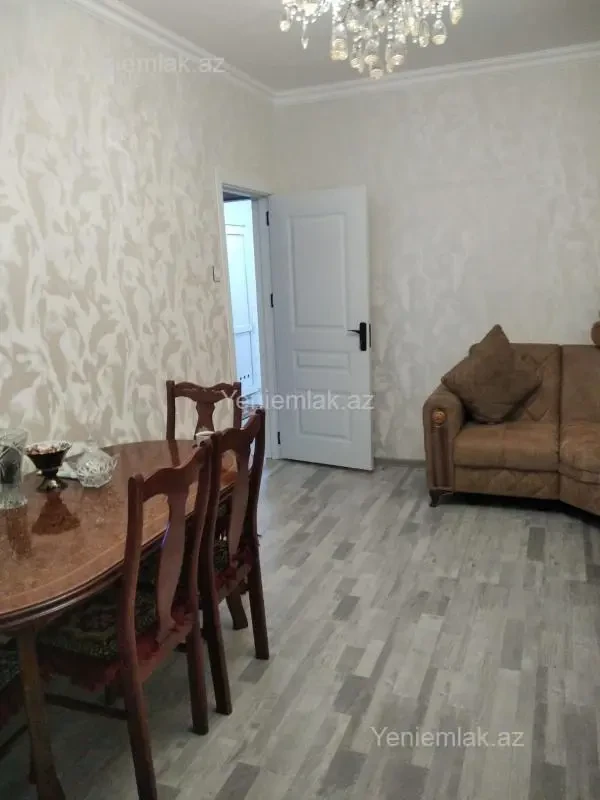 Satılır 3 otaqlı köhnə tikili 75 m²