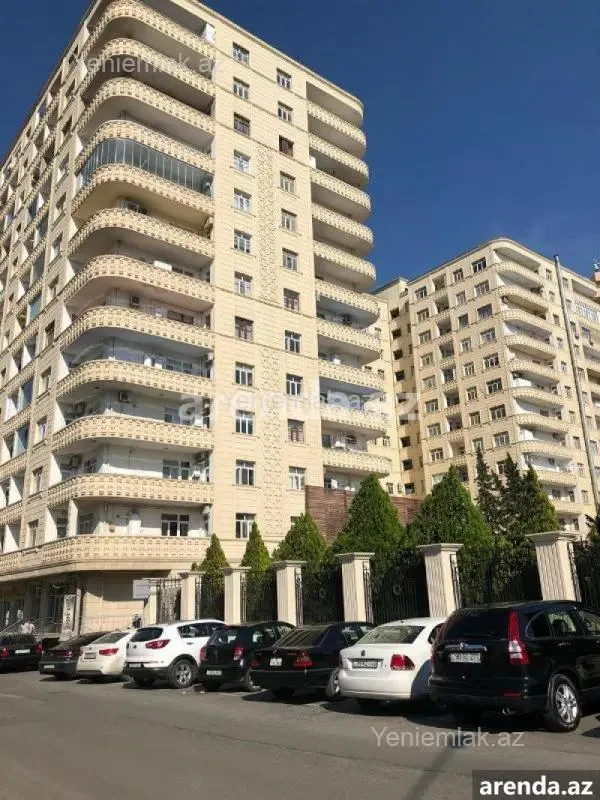 Satılır 5 otaqlı yeni tikili 250 m²