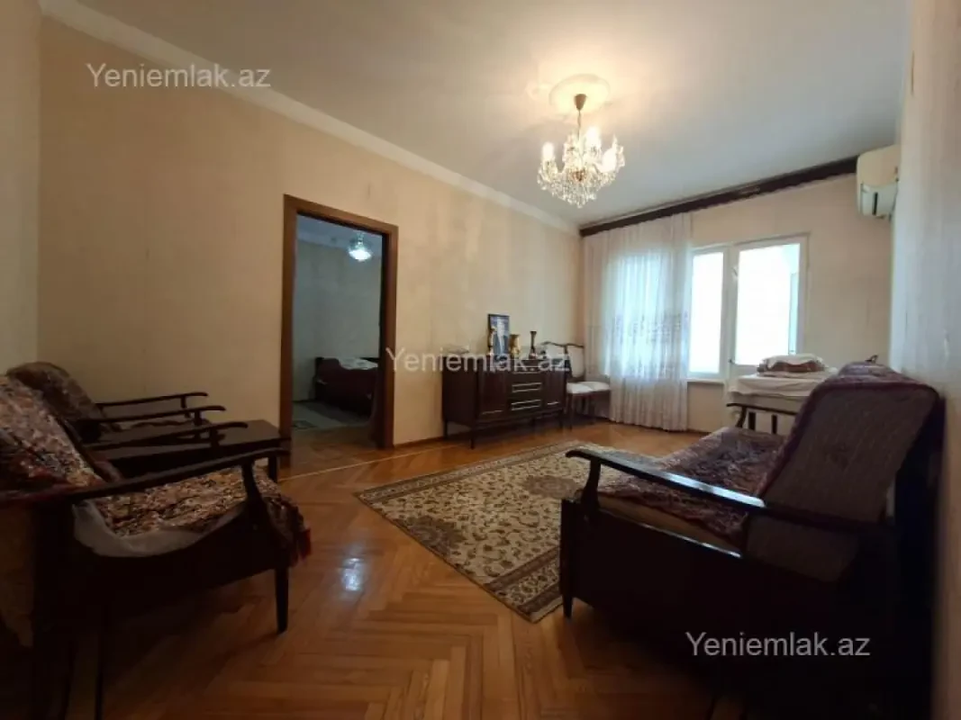 Satılır 5 otaqlı köhnə tikili 120 m²
