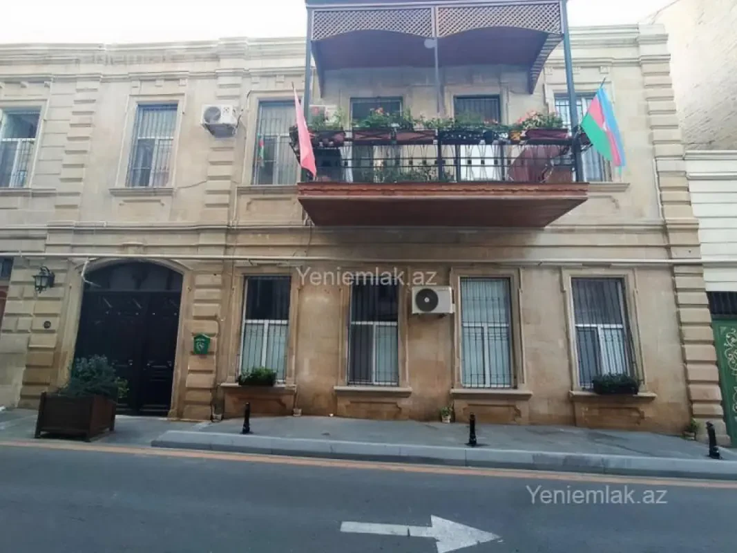 Satılır 3 otaqlı köhnə tikili 80 m²