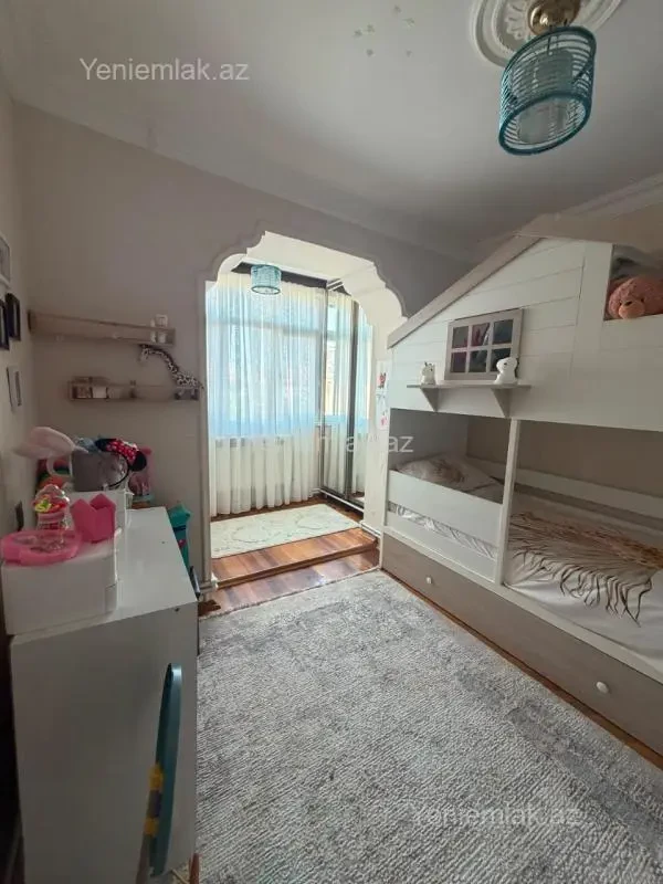 Satılır 3 otaqlı yeni tikili 80 m²