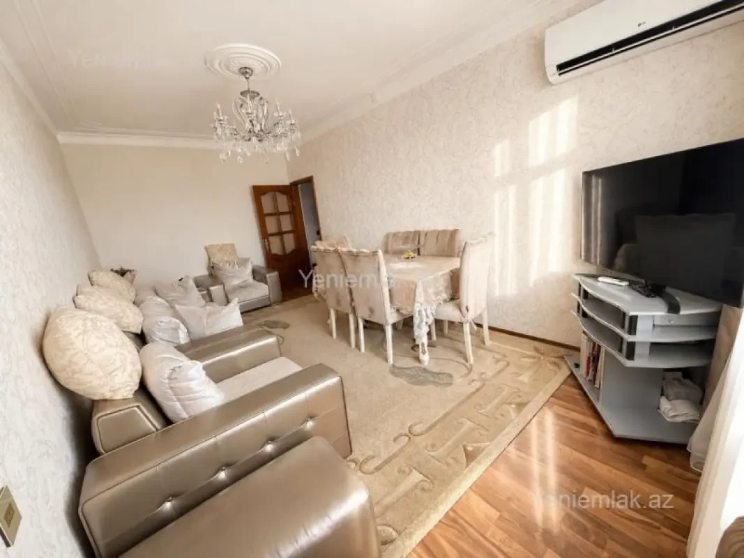 Satılır 3 otaqlı köhnə tikili 105 m²