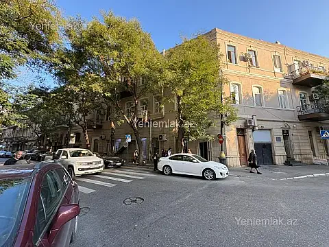 Satılır 3 otaqlı köhnə tikili 90 m² — Bakı, Səbail 3 otaq 90.00 m²
