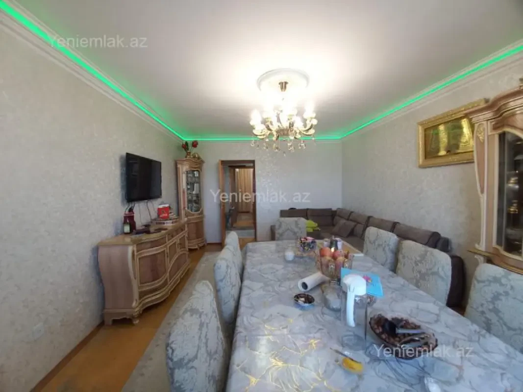 Satılır 3 otaqlı köhnə tikili 100 m²