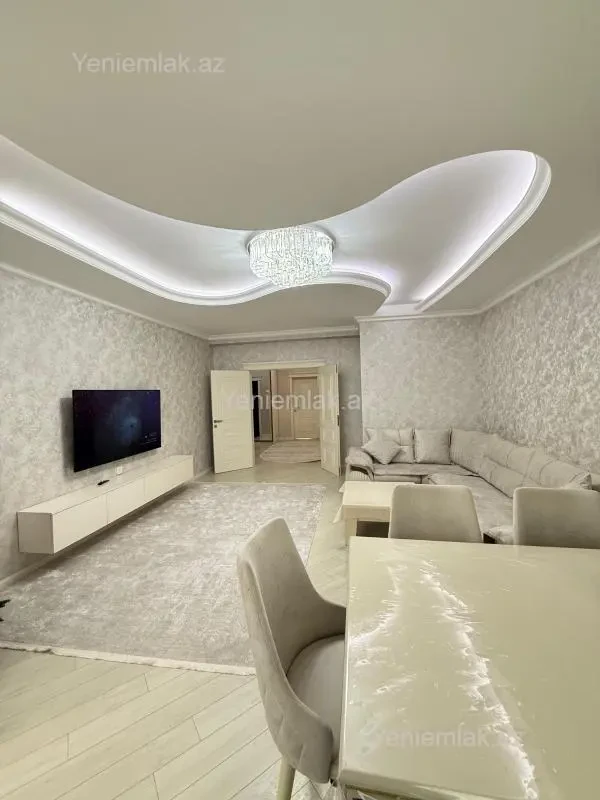 Satılır 3 otaqlı yeni tikili 100 m²