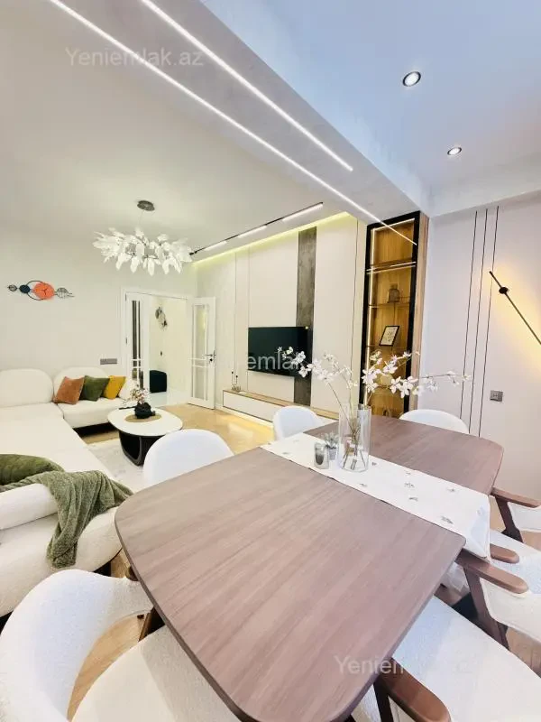 Satılır 3 otaqlı yeni tikili 120 m²