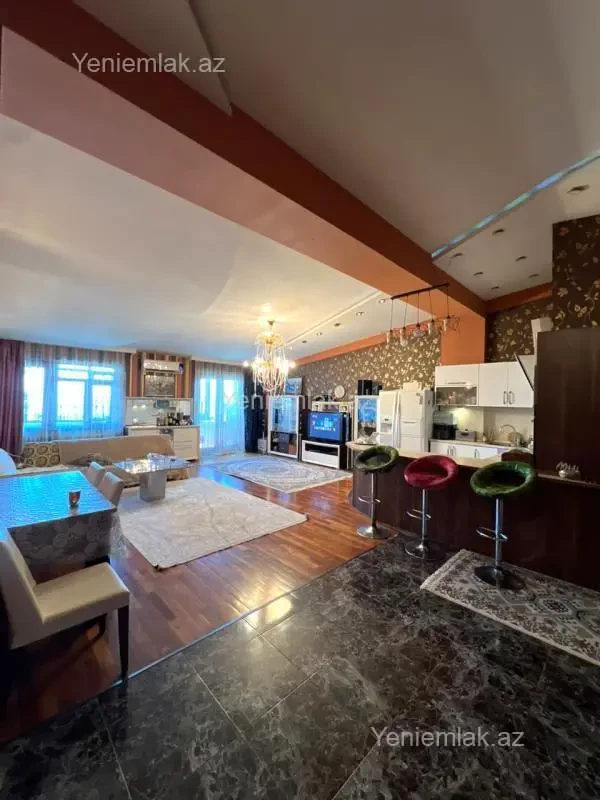 Satılır 3 otaqlı yeni tikili 120 m²