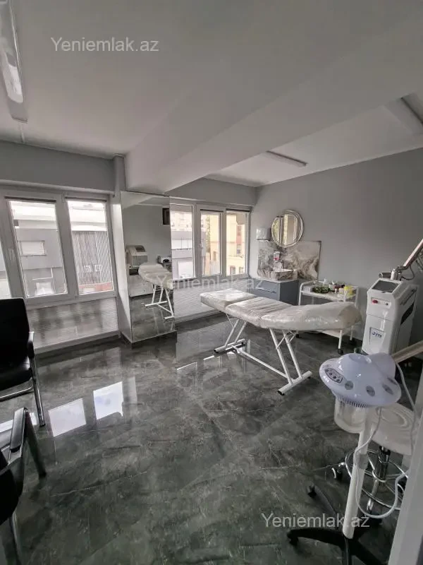 Satılır 5 otaqlı ofis 118 m²