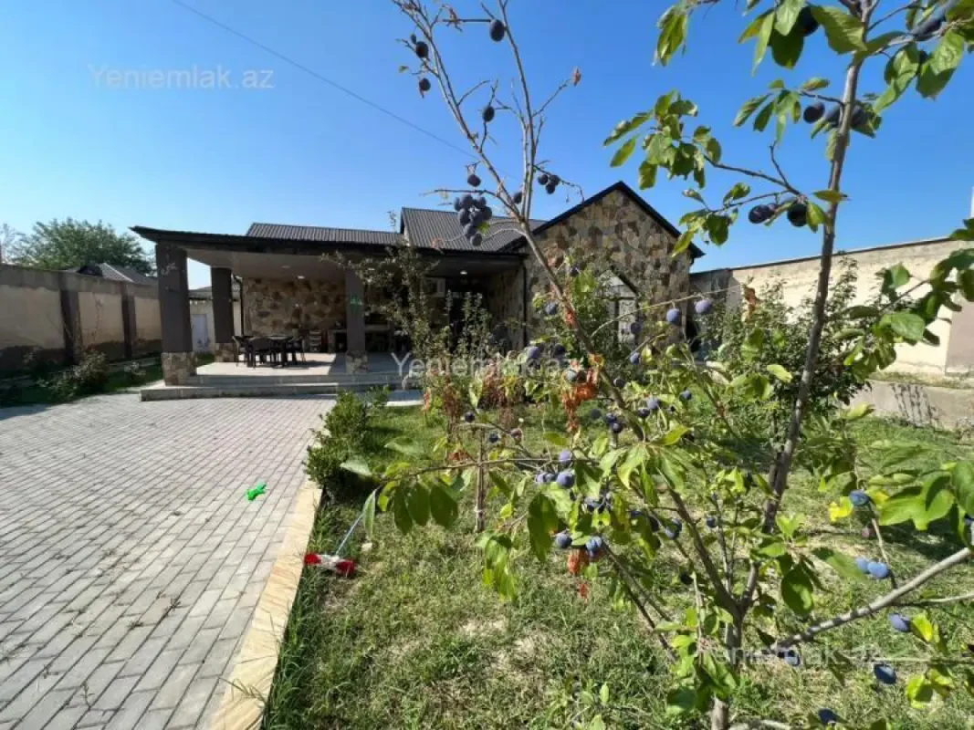 Satılır 4 otaqlı həyət evi 150 m²