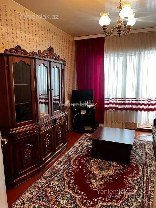 Satılır 3 otaqlı köhnə tikili 90 m²