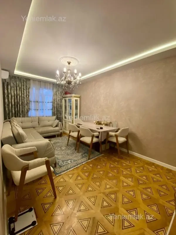 Satılır 2 otaqlı köhnə tikili 70 m²