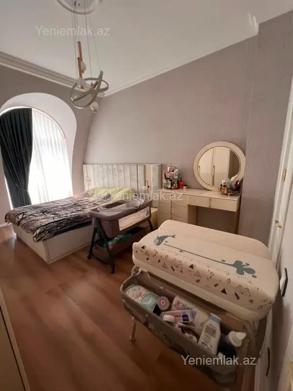 Satılır 3 otaqlı yeni tikili 138 m²