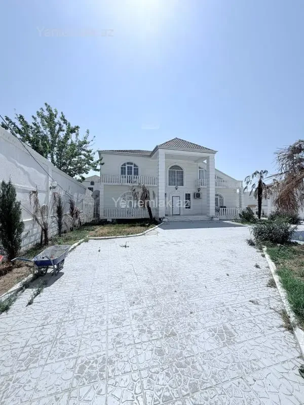 Satılır 5 otaqlı həyət evi 340 m²