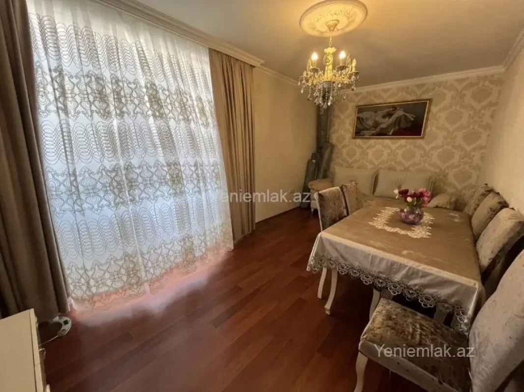 Satılır 2 otaqlı köhnə tikili 60 m²