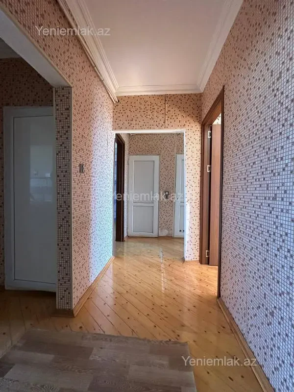 Satılır 4 otaqlı köhnə tikili 100 m²