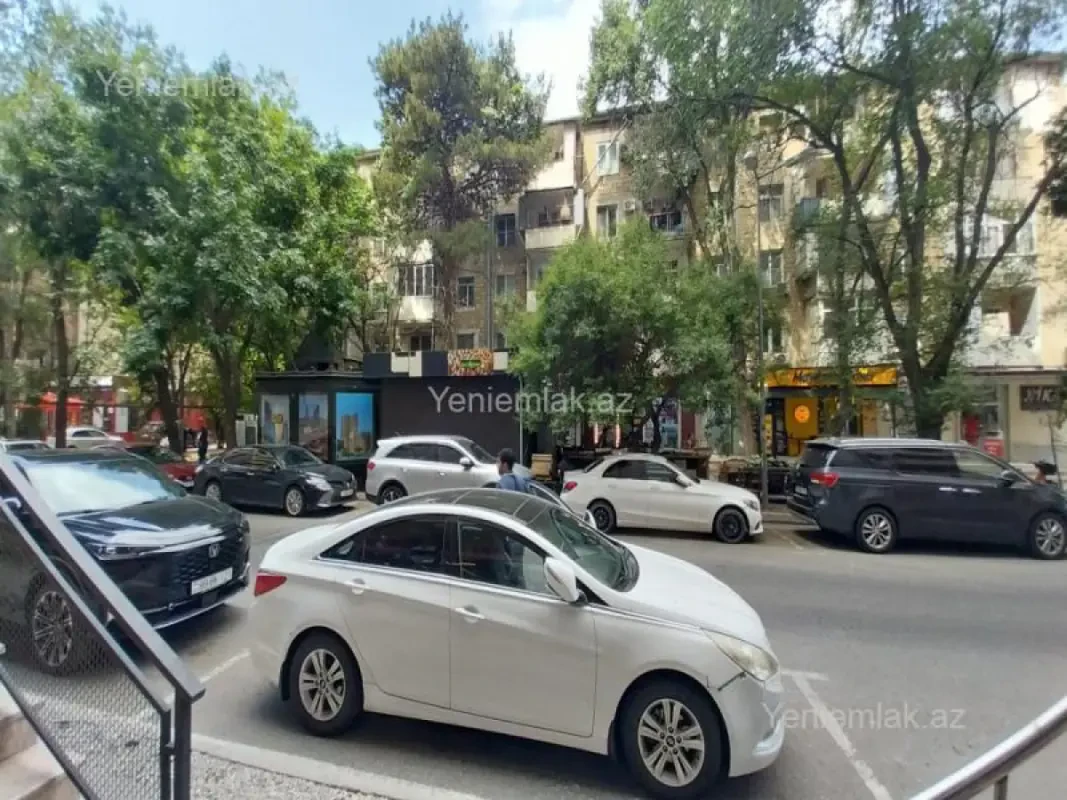 Satılır 3 otaqlı köhnə tikili 75 m²