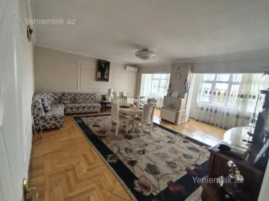Satılır 5 otaqlı köhnə tikili 120 m²