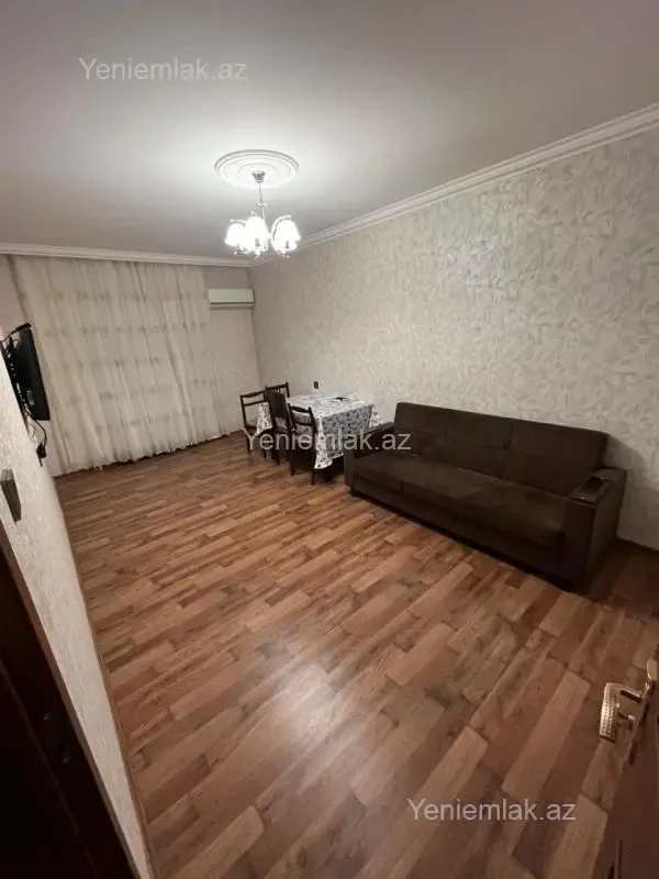 Satılır 2 otaqlı köhnə tikili 70 m²