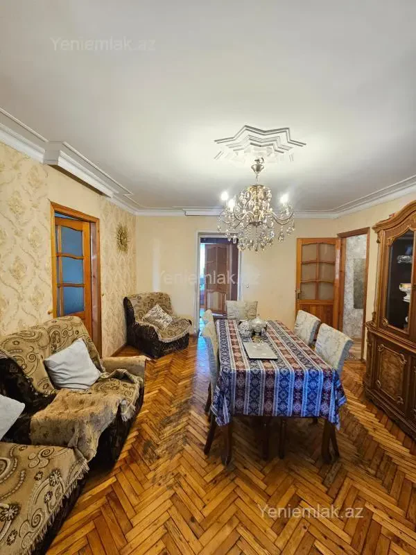 Satılır 4 otaqlı köhnə tikili 94 m²