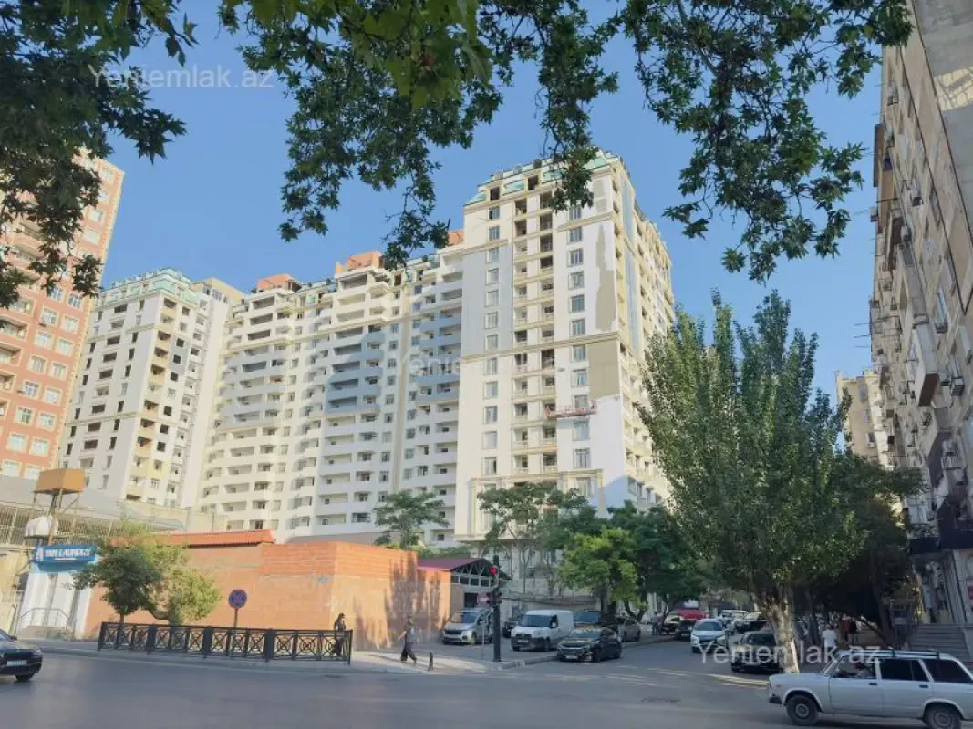 Satılır 3 otaqlı yeni tikili 138.5 m²