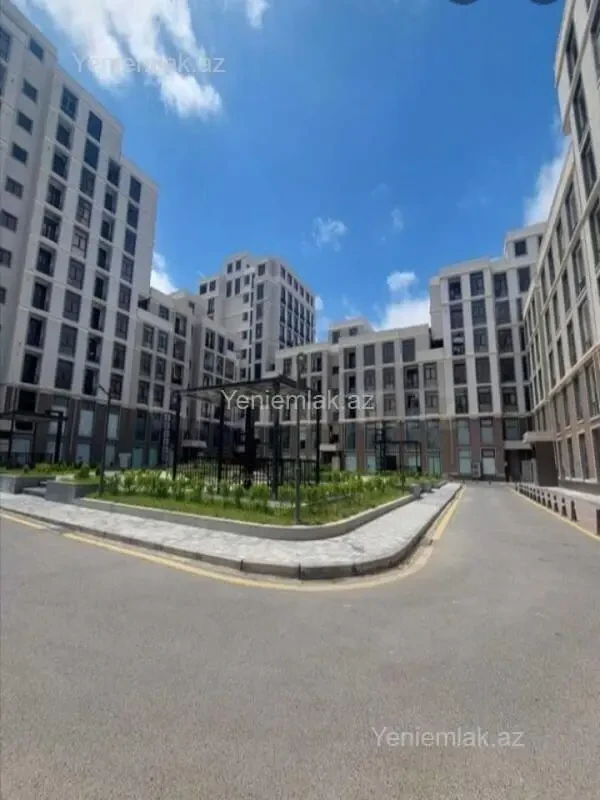 Satılır 4 otaqlı yeni tikili 130 m²