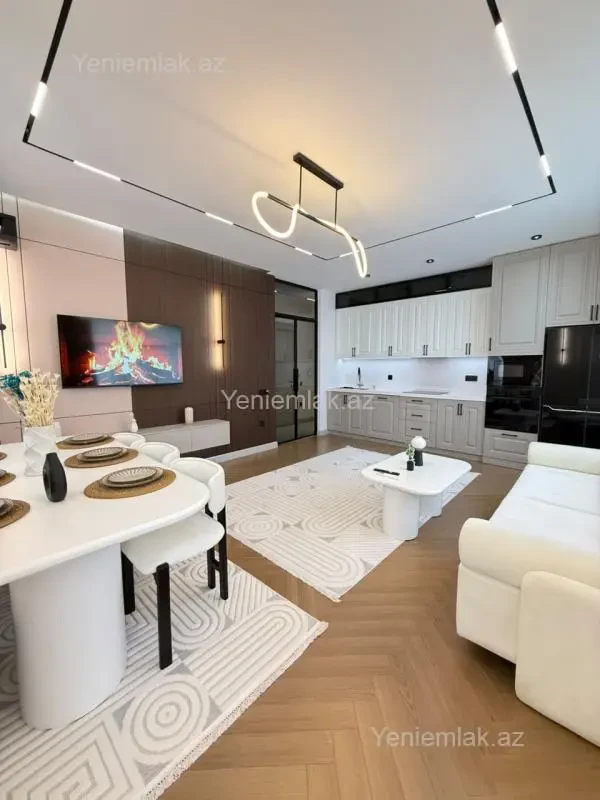 Satılır 3 otaqlı yeni tikili 90 m²