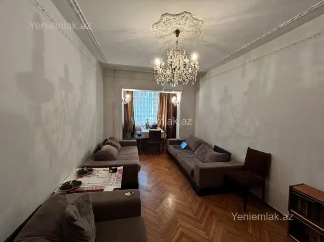 Satılır 3 otaqlı köhnə tikili 90 m²