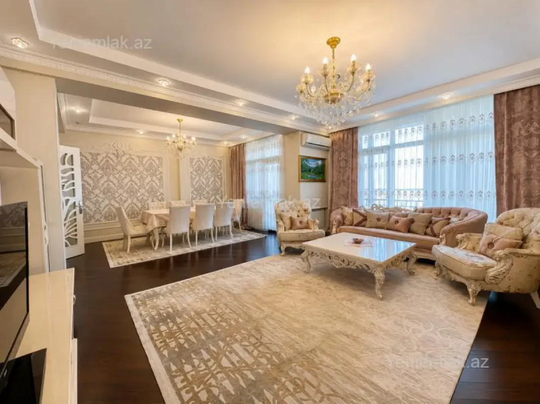 Satılır 4 otaqlı yeni tikili 240 m²