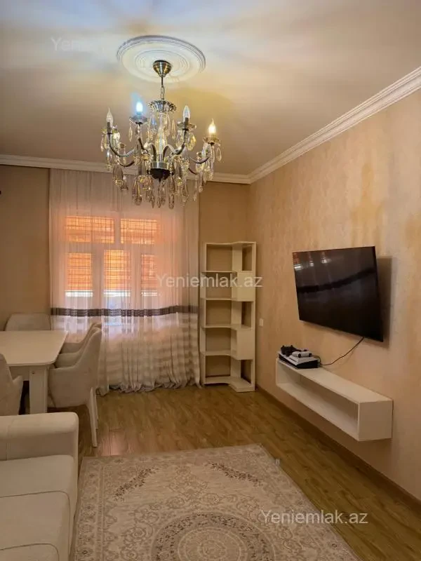 Satılır 3 otaqlı köhnə tikili 75 m²
