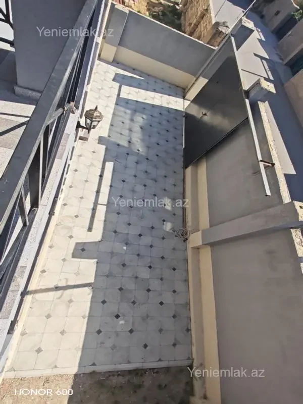 Satılır 7 otaqlı həyət evi 280 m²