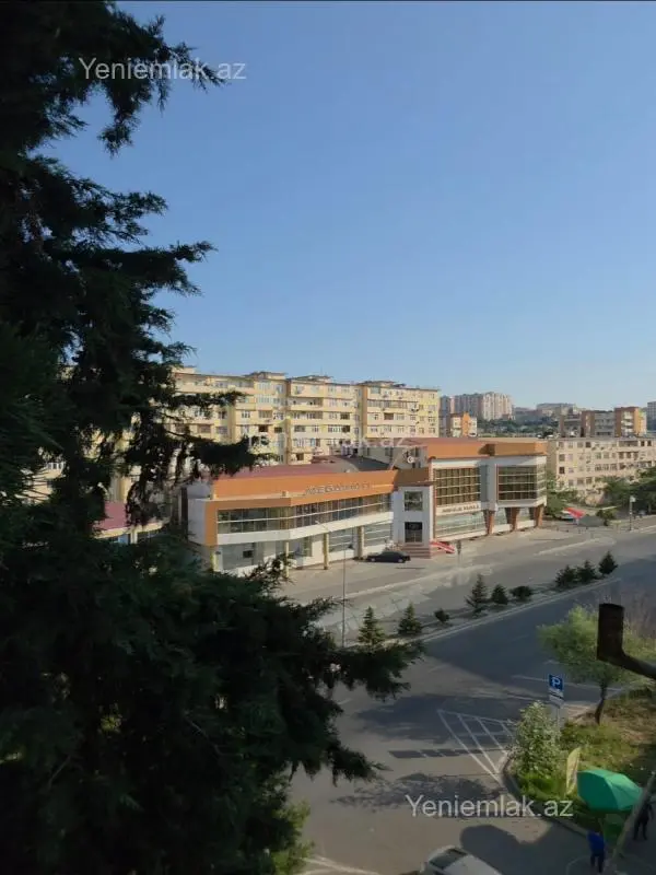Satılır 2 otaqlı köhnə tikili 68 m²