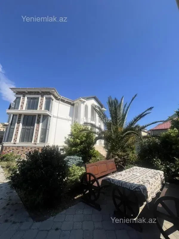 Satılır 6 otaqlı həyət evi 350 m²