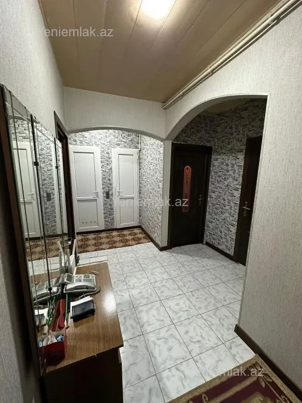 Satılır 3 otaqlı köhnə tikili 75 m²