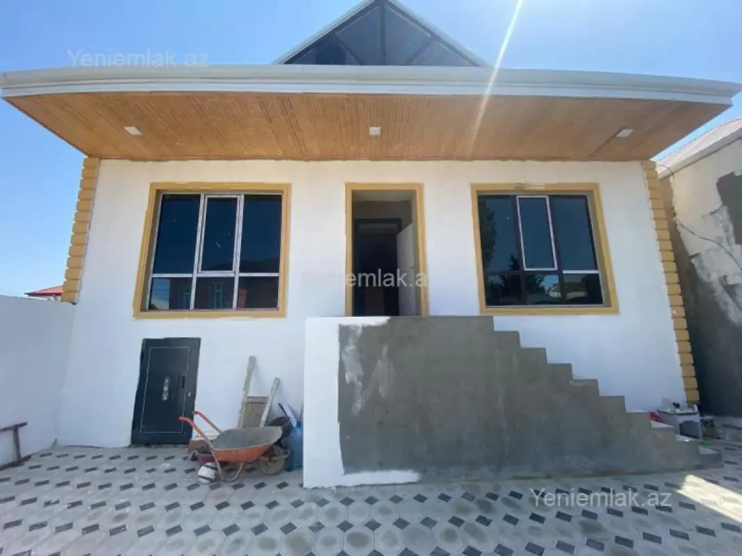Satılır 4 otaqlı həyət evi 200 m²