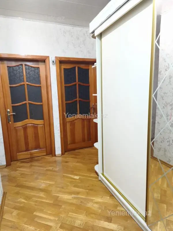 Satılır 3 otaqlı köhnə tikili 82 m²