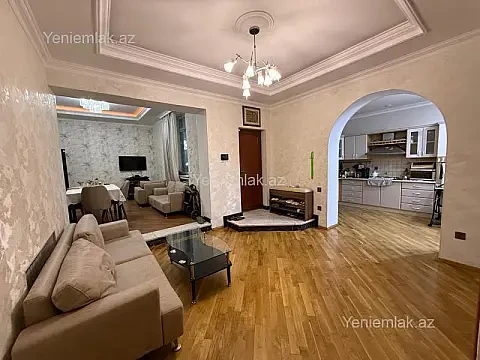 Satılır 3 otaqlı köhnə tikili 130 m² — Bakı, Səbail 3 otaq 130.00 m²