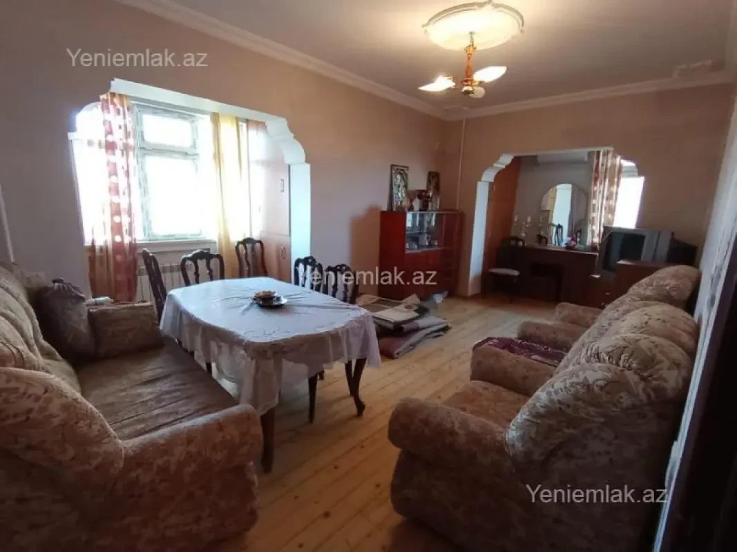 Satılır 1 otaqlı köhnə tikili 48 m²