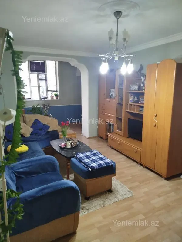 Satılır 3 otaqlı köhnə tikili 60 m²