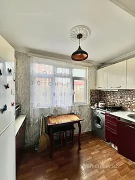 Satılır 3 otaqlı köhnə tikili 60 m² — Bakı, Nizami 3 otaq 60.00 m²