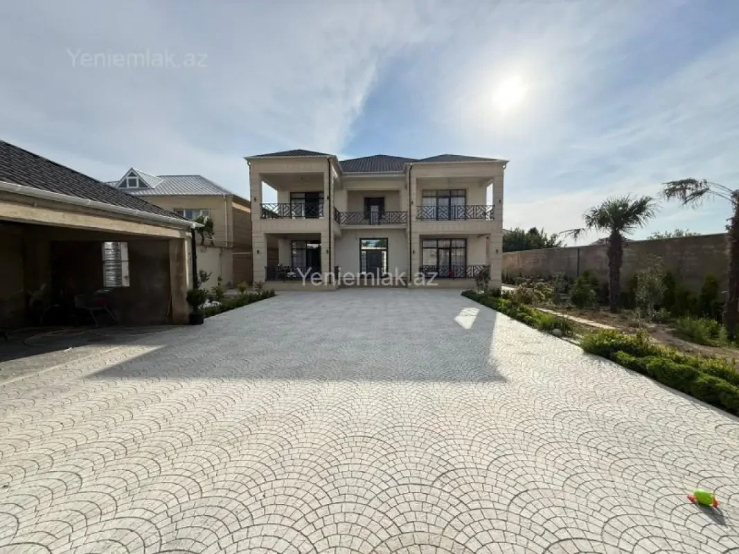Satılır 5 otaqlı həyət evi 520 m²
